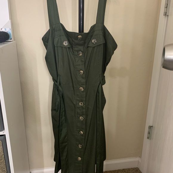 Dress - Picture 2 of 2